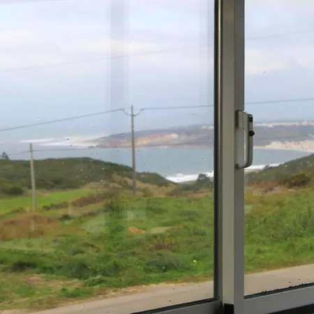 Charming House With Sea View In Nazaré