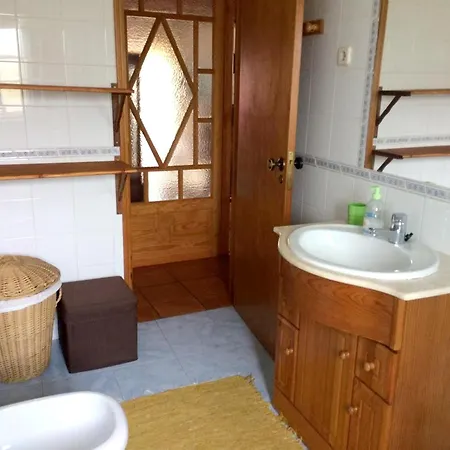 Charming House With Sea View In Casa vacanze Nazaré