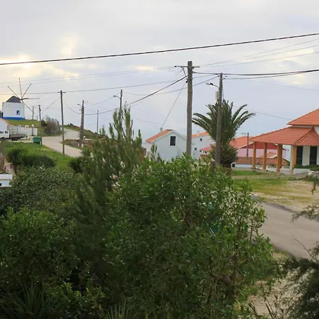 Charming House With Sea View In Casa vacanze Nazaré